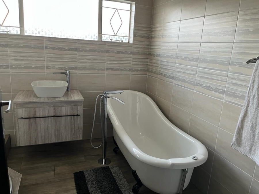 4 Bedroom Property for Sale in Jan Cillierspark Free State